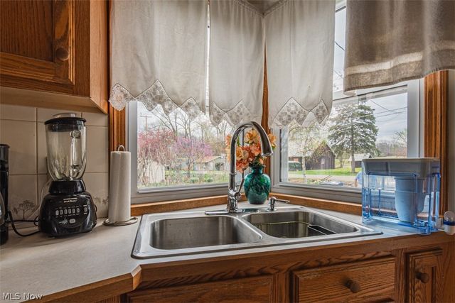 27268 Lakeside Drive, Beloit, OH 44609