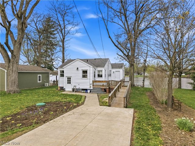 27268 Lakeside Drive, Beloit, OH 44609