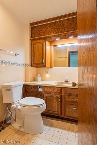 27268 Lakeside Drive, Beloit, OH 44609
