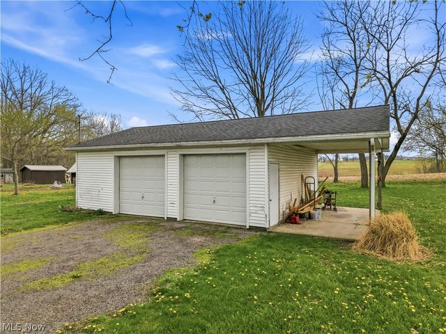 27268 Lakeside Drive, Beloit, OH 44609