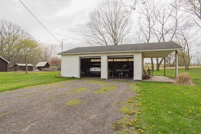 27268 Lakeside Drive, Beloit, OH 44609