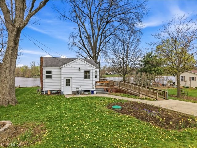 27268 Lakeside Drive, Beloit, OH 44609