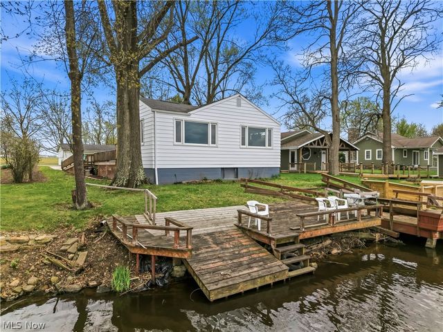 27268 Lakeside Drive, Beloit, OH 44609