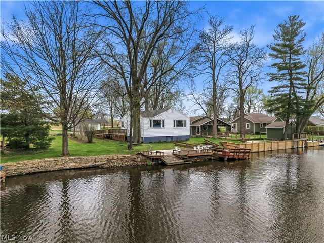 27268 Lakeside Drive, Beloit, OH 44609