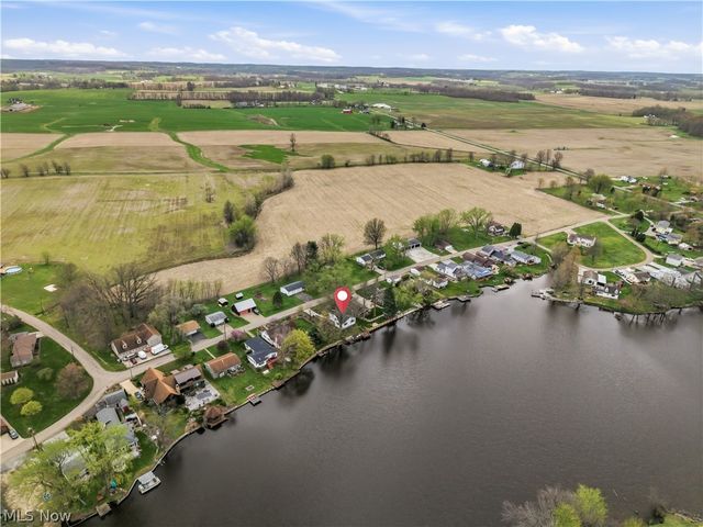27268 Lakeside Drive, Beloit, OH 44609