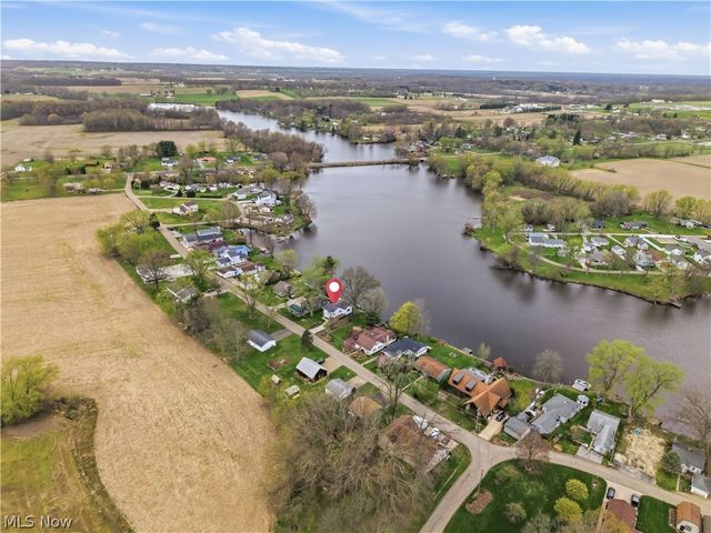 27268 Lakeside Drive, Beloit, OH 44609
