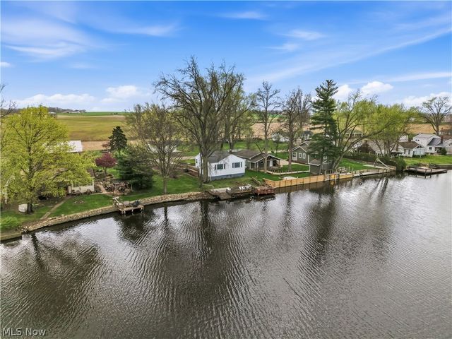27268 Lakeside Drive, Beloit, OH 44609