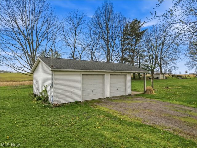 27268 Lakeside Drive, Beloit, OH 44609