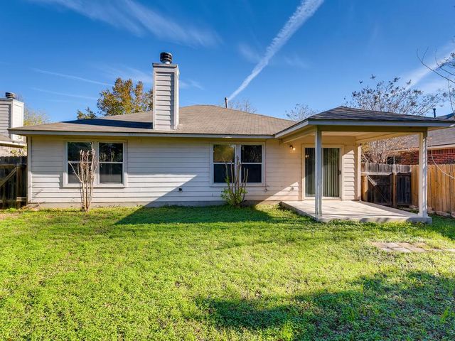 200 Buttercup ST, Kyle, TX 78640