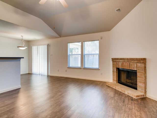 200 Buttercup ST, Kyle, TX 78640