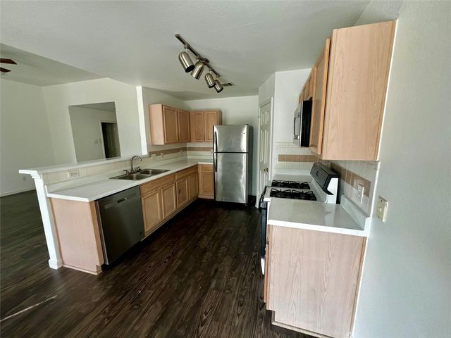 200 Buttercup ST, Kyle, TX 78640