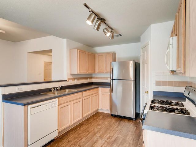 200 Buttercup ST, Kyle, TX 78640