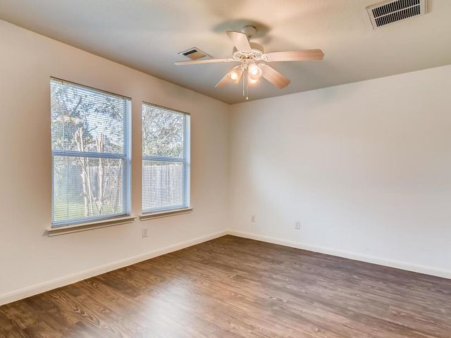 200 Buttercup ST, Kyle, TX 78640