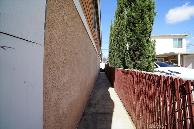 1735 Orizaba Avenue, Long Beach, CA 90804