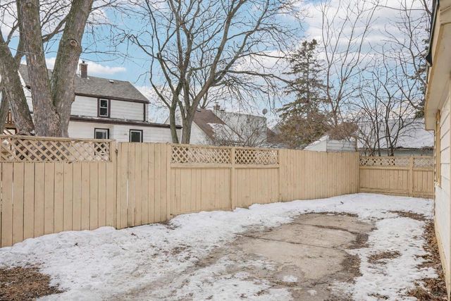 5320 W Melvina STREET, Milwaukee, WI 53216