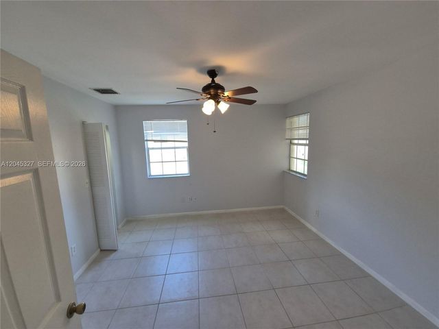 18310 NW 68th Ave P, Hialeah, FL 33015