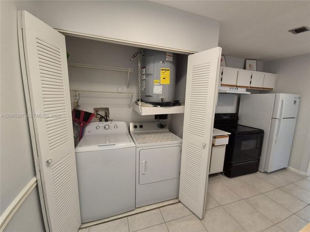 18310 NW 68th Ave P, Hialeah, FL 33015
