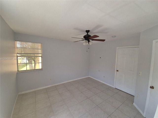 18310 NW 68th Ave P, Hialeah, FL 33015