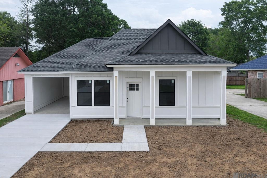 905 Bohne Rd, Port Allen, LA 70767
