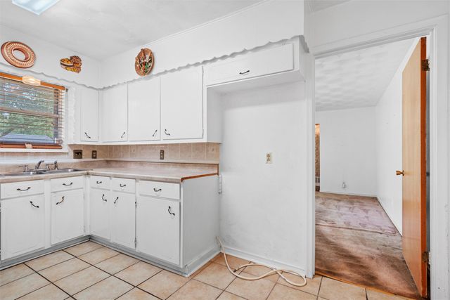 2828 Larkspur Lane, Dallas, TX 75233