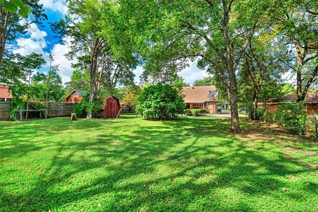 2828 Larkspur Lane, Dallas, TX 75233