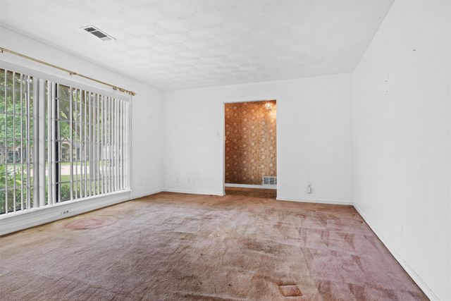 2828 Larkspur Lane, Dallas, TX 75233