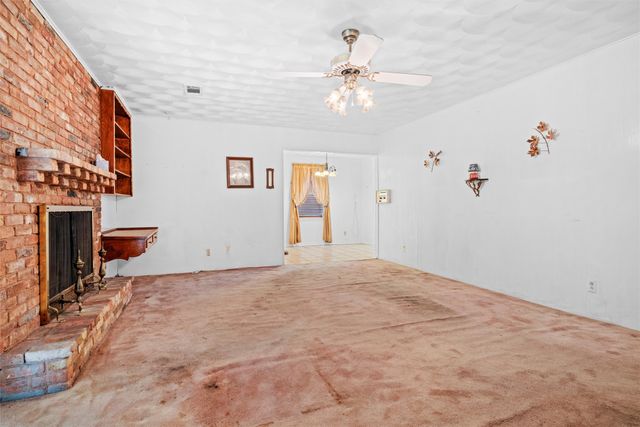 2828 Larkspur Lane, Dallas, TX 75233