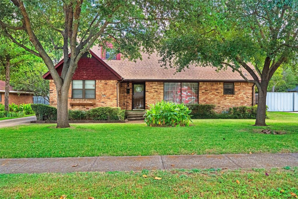 2828 Larkspur Lane, Dallas, TX 75233