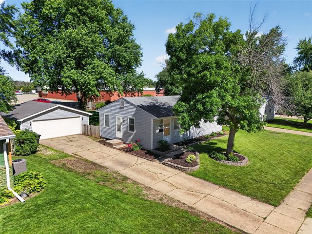 810 SE Belmont Drive, Ankeny, IA 50021