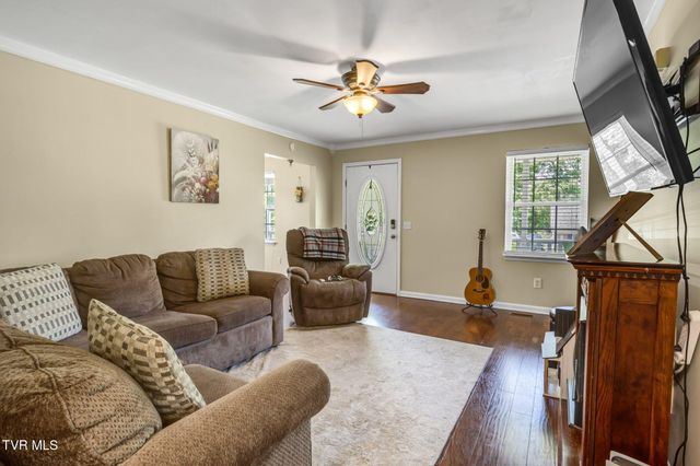 208 Hallock Place, Abingdon, VA 24210