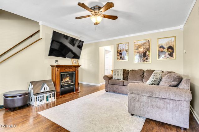 208 Hallock Place, Abingdon, VA 24210