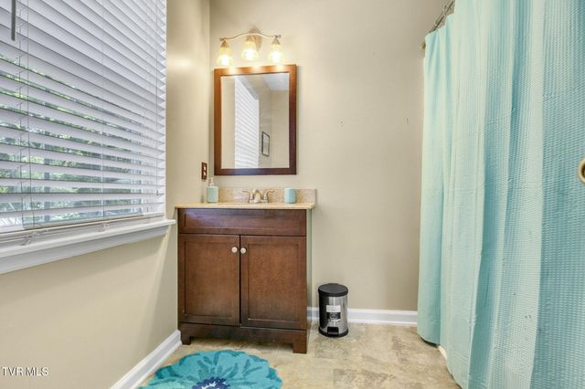 208 Hallock Place, Abingdon, VA 24210
