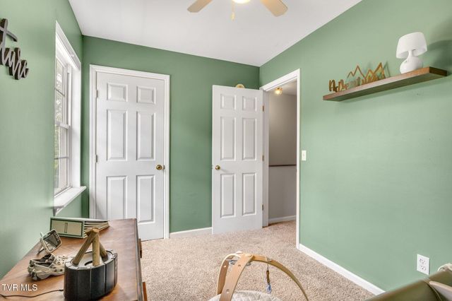 208 Hallock Place, Abingdon, VA 24210