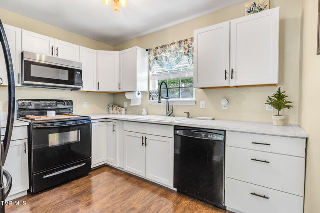 208 Hallock Place, Abingdon, VA 24210