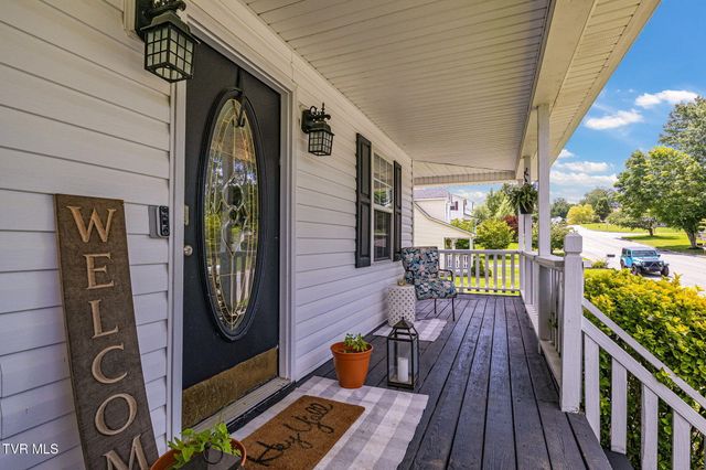 208 Hallock Place, Abingdon, VA 24210