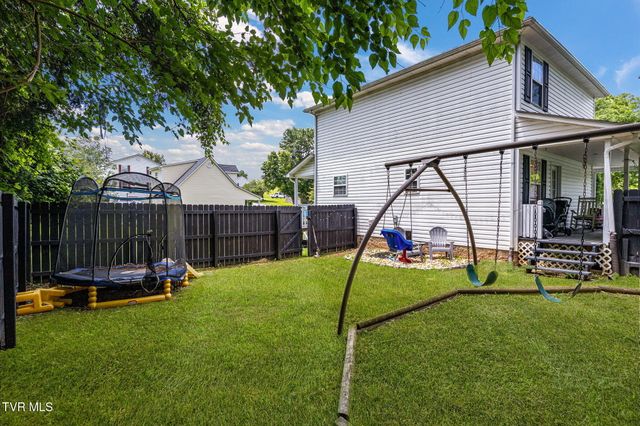 208 Hallock Place, Abingdon, VA 24210