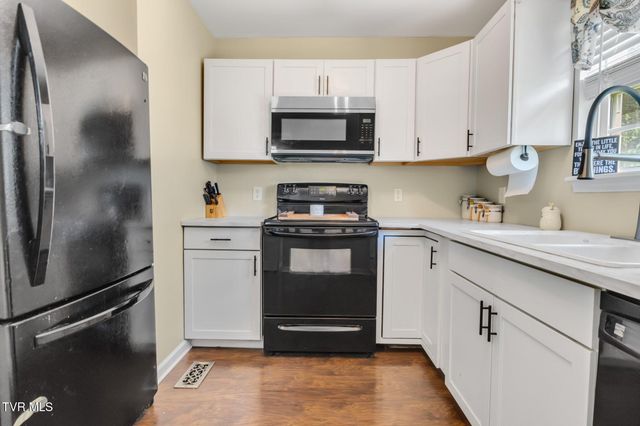 208 Hallock Place, Abingdon, VA 24210