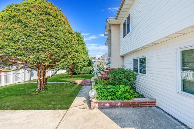 540 Scudder Avenue, Copiague, NY 11726