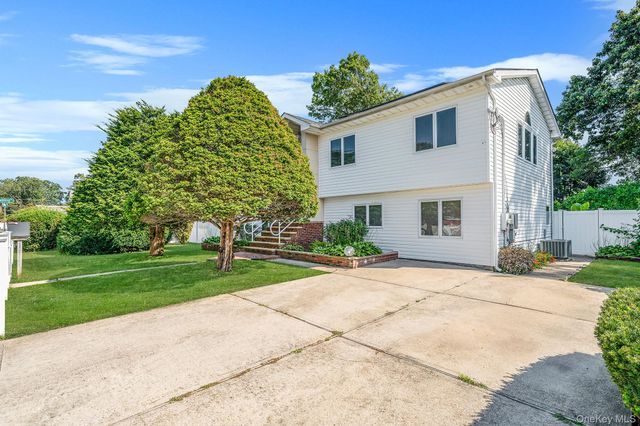 540 Scudder Avenue, Copiague, NY 11726