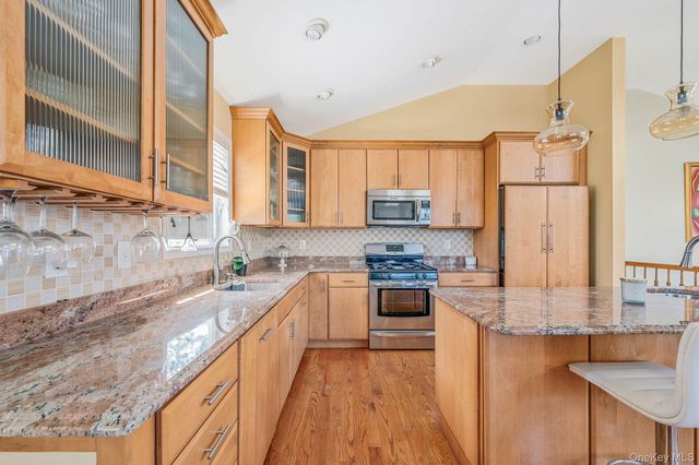 540 Scudder Avenue, Copiague, NY 11726