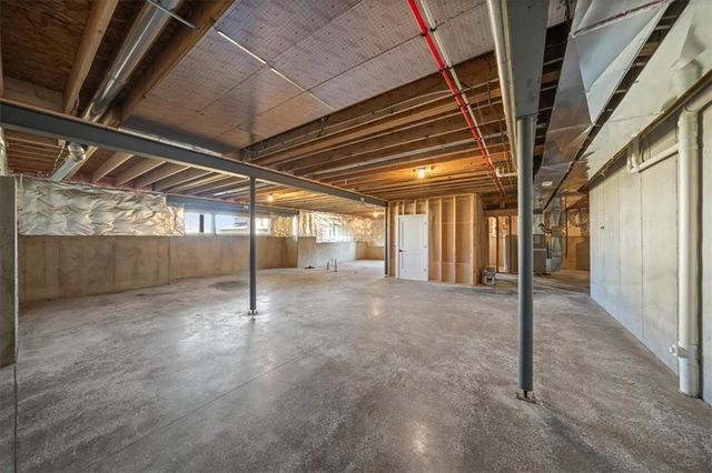 2226 SW Heartland Court, Lee's Summit, MO 64082