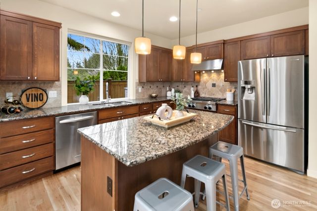 12127 166th Place NE, Redmond, WA 98052