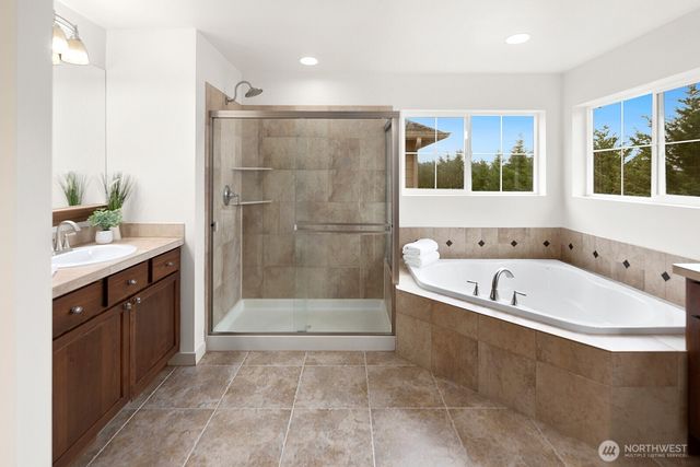 12127 166th Place NE, Redmond, WA 98052