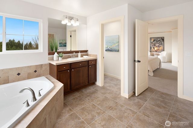 12127 166th Place NE, Redmond, WA 98052