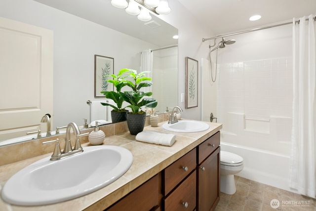 12127 166th Place NE, Redmond, WA 98052