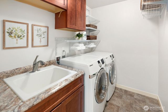 12127 166th Place NE, Redmond, WA 98052