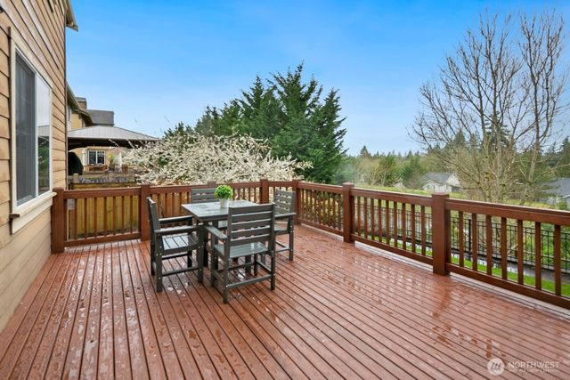 12127 166th Place NE, Redmond, WA 98052