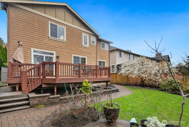 12127 166th Place NE, Redmond, WA 98052