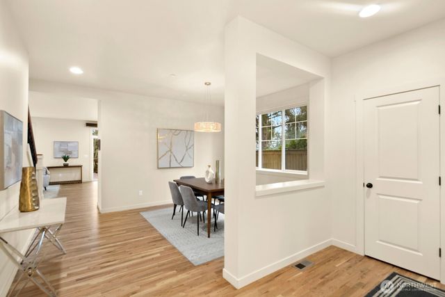 12127 166th Place NE, Redmond, WA 98052