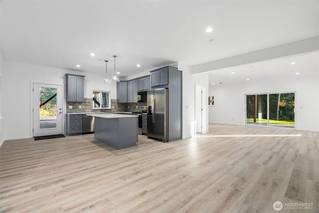 6925 Schweitzer Place SW, Port Orchard, WA 98367